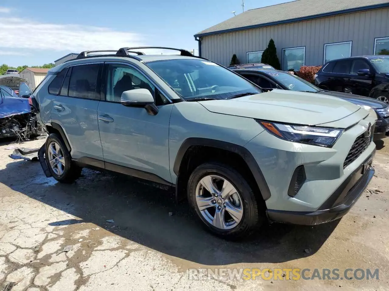 4 Photograph of a damaged car 2T3W1RFVXNW221817 TOYOTA RAV4 2022