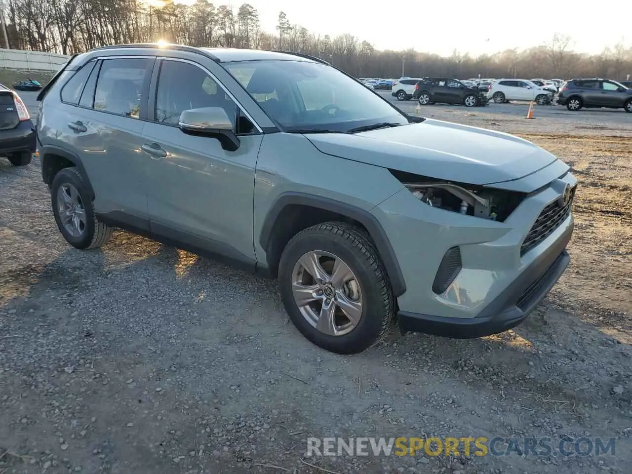 4 Photograph of a damaged car 2T3W1RFVXNW223972 TOYOTA RAV4 2022