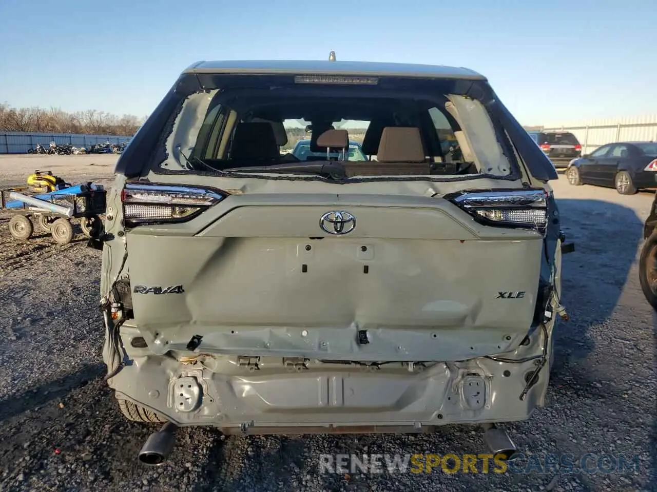 6 Photograph of a damaged car 2T3W1RFVXNW223972 TOYOTA RAV4 2022