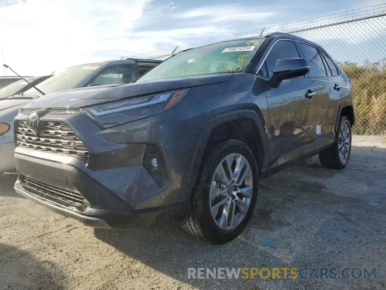 1 Photograph of a damaged car 2T3Y1RFV2NW229452 TOYOTA RAV4 2022