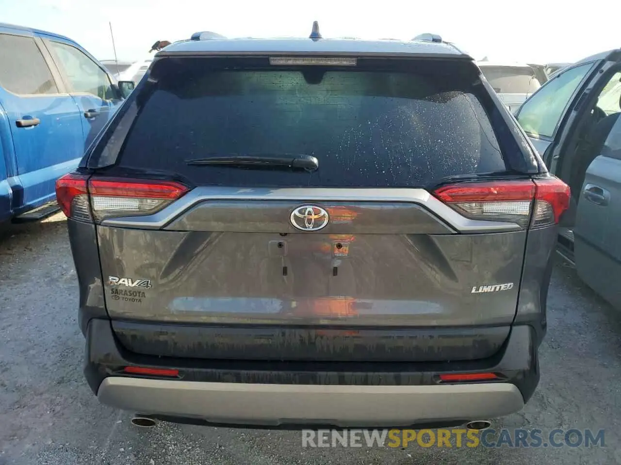 6 Photograph of a damaged car 2T3Y1RFV2NW229452 TOYOTA RAV4 2022