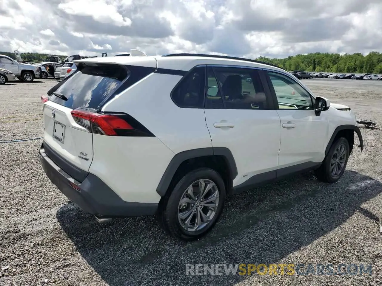 3 Photograph of a damaged car 4T3B6RFV0NU065156 TOYOTA RAV4 2022