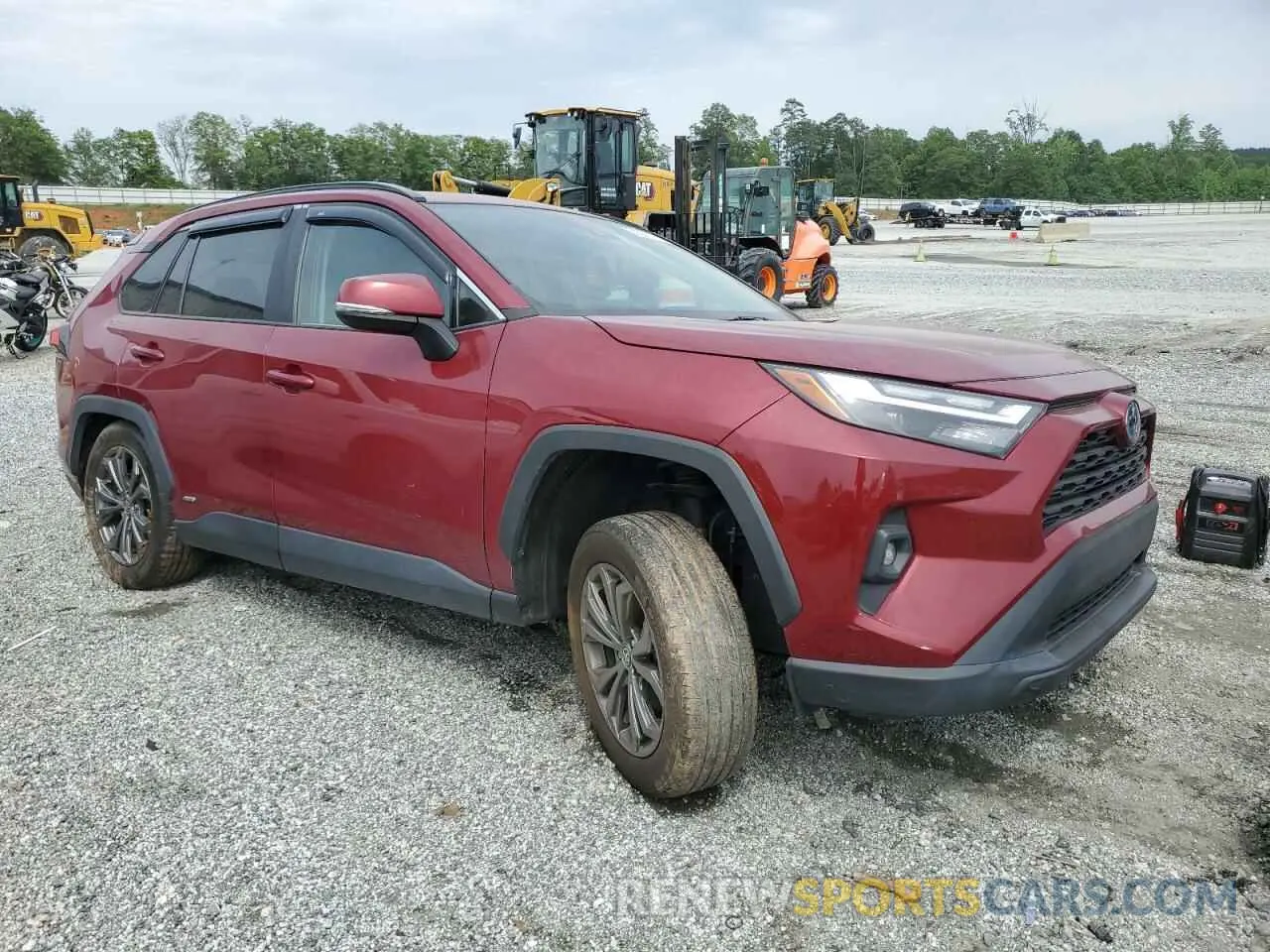 4 Photograph of a damaged car 4T3B6RFV5NU074838 TOYOTA RAV4 2022