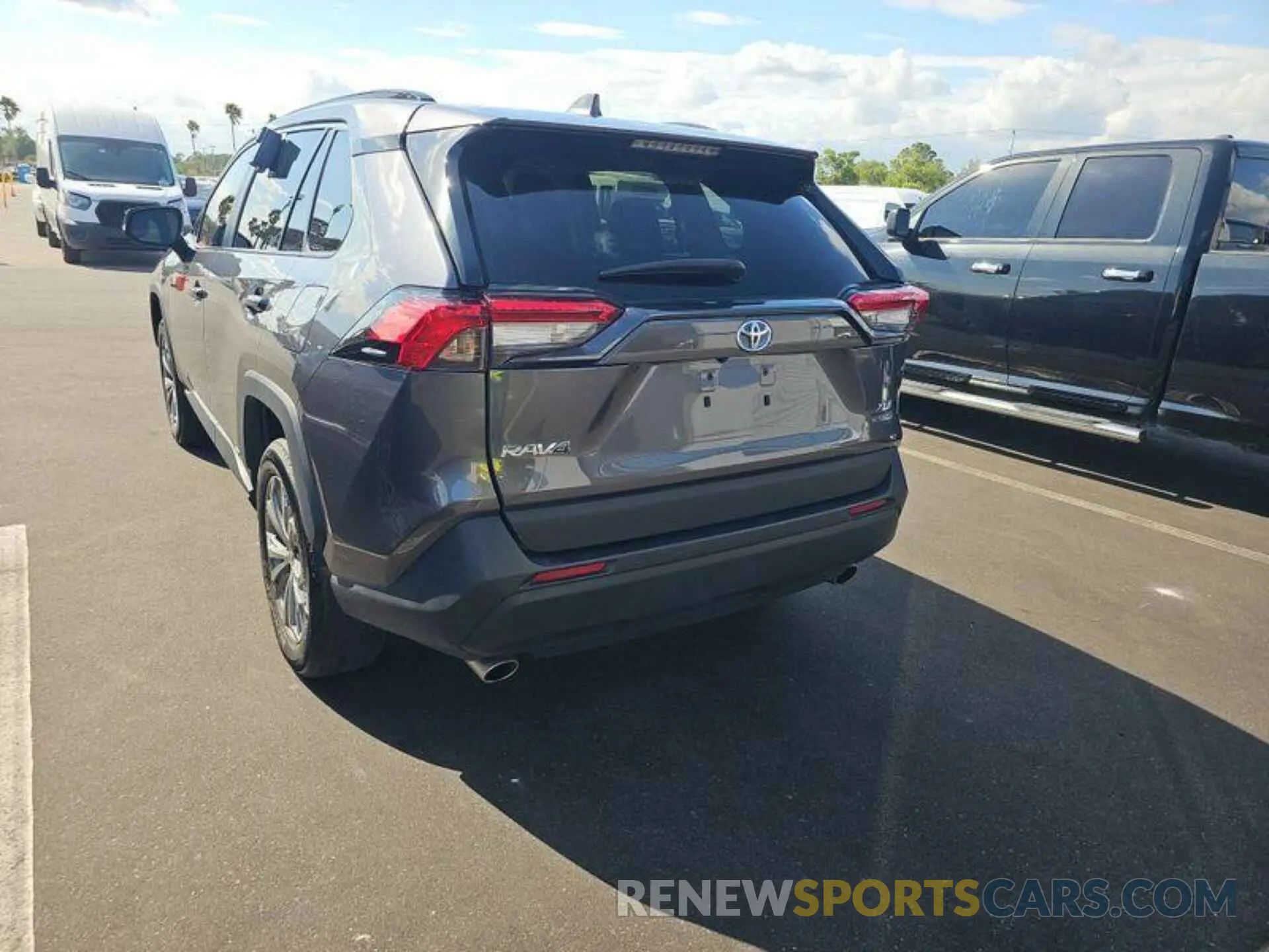8 Photograph of a damaged car 4T3B6RFV6NU066179 TOYOTA RAV4 2022