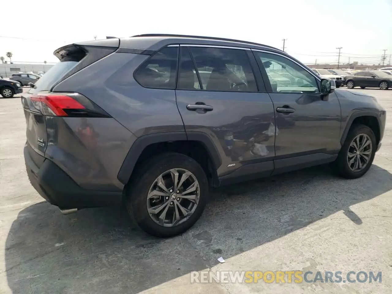 3 Photograph of a damaged car 4T3B6RFV8NU099555 TOYOTA RAV4 2022