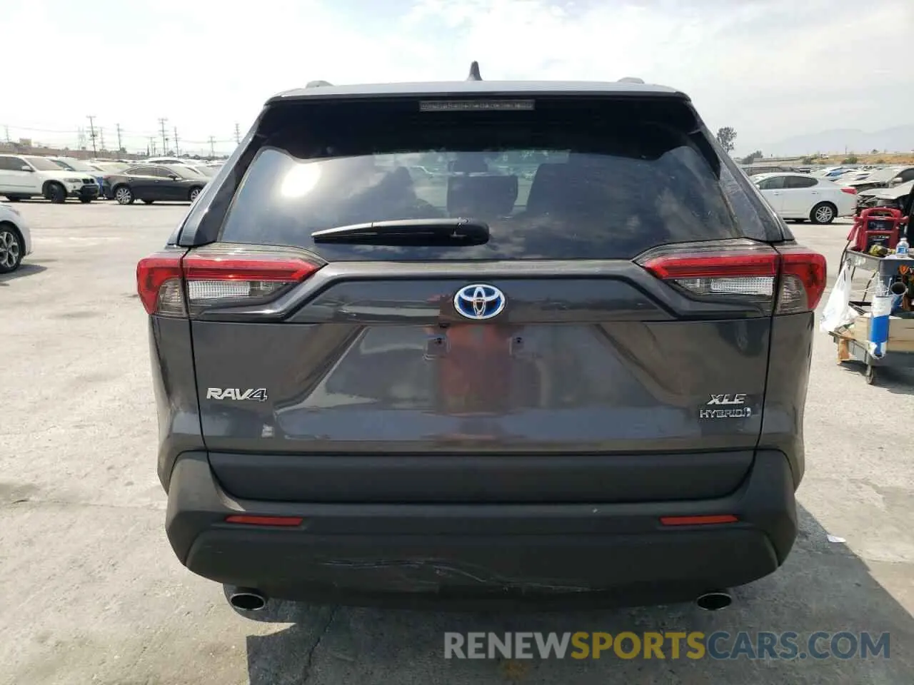 6 Photograph of a damaged car 4T3B6RFV8NU099555 TOYOTA RAV4 2022