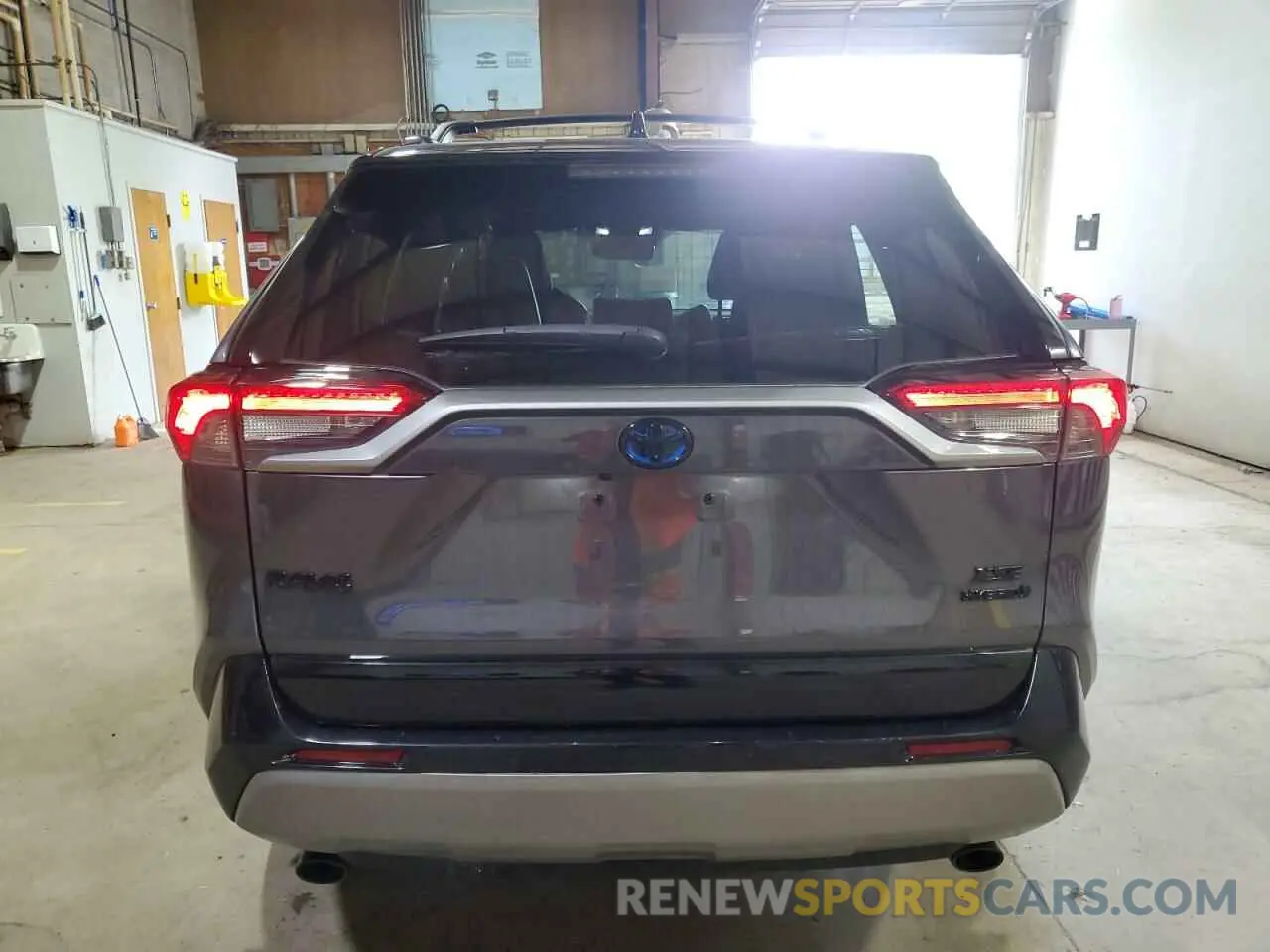 6 Фотография поврежденного автомобиля 4T3E6RFV1NU096090 TOYOTA RAV4 2022