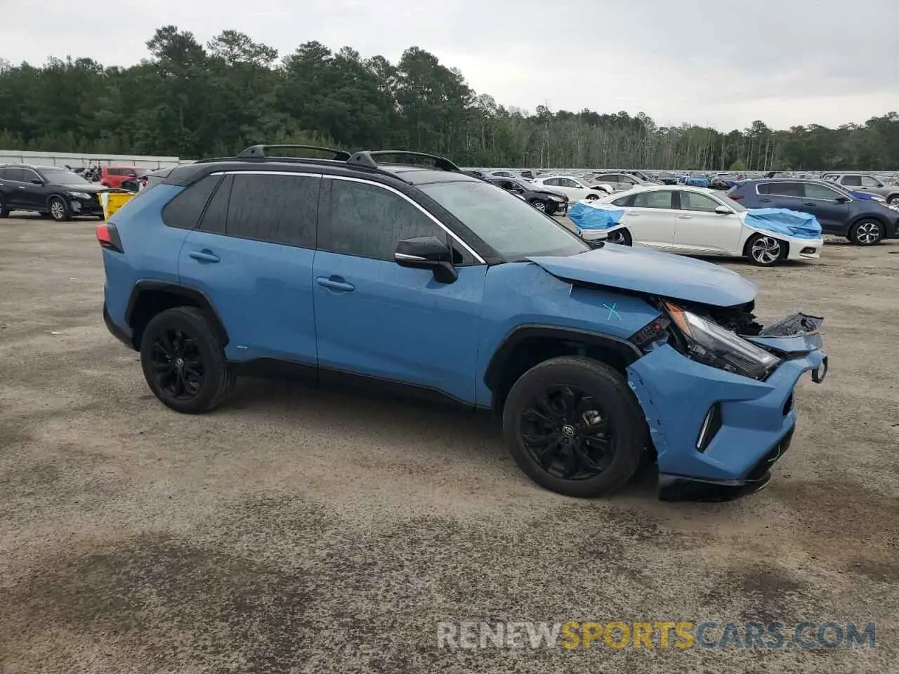 4 Photograph of a damaged car 4T3E6RFV3NU097998 TOYOTA RAV4 2022