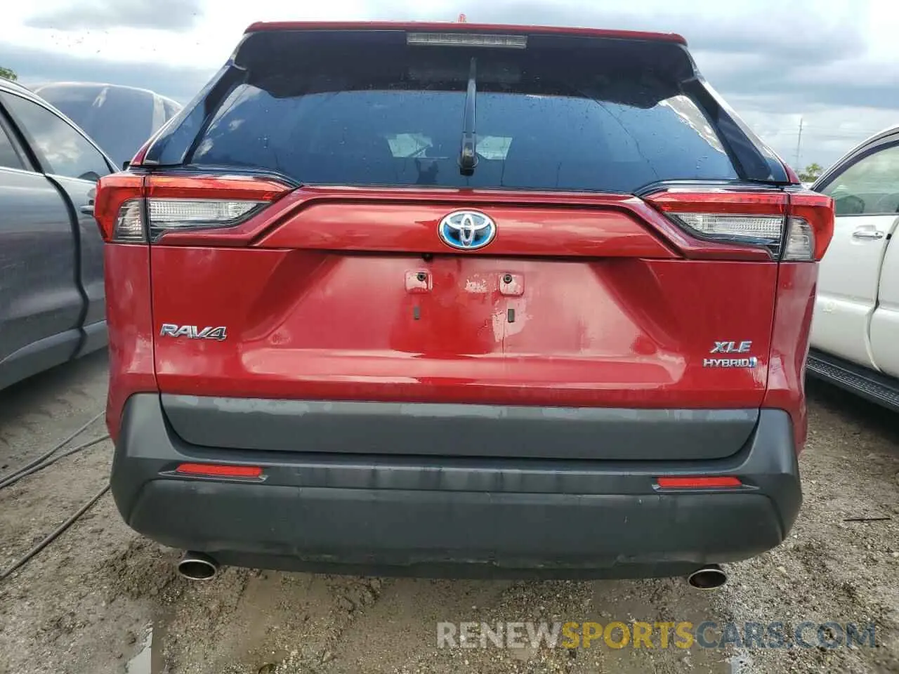 6 Photograph of a damaged car 4T3RWRFV0NU053247 TOYOTA RAV4 2022