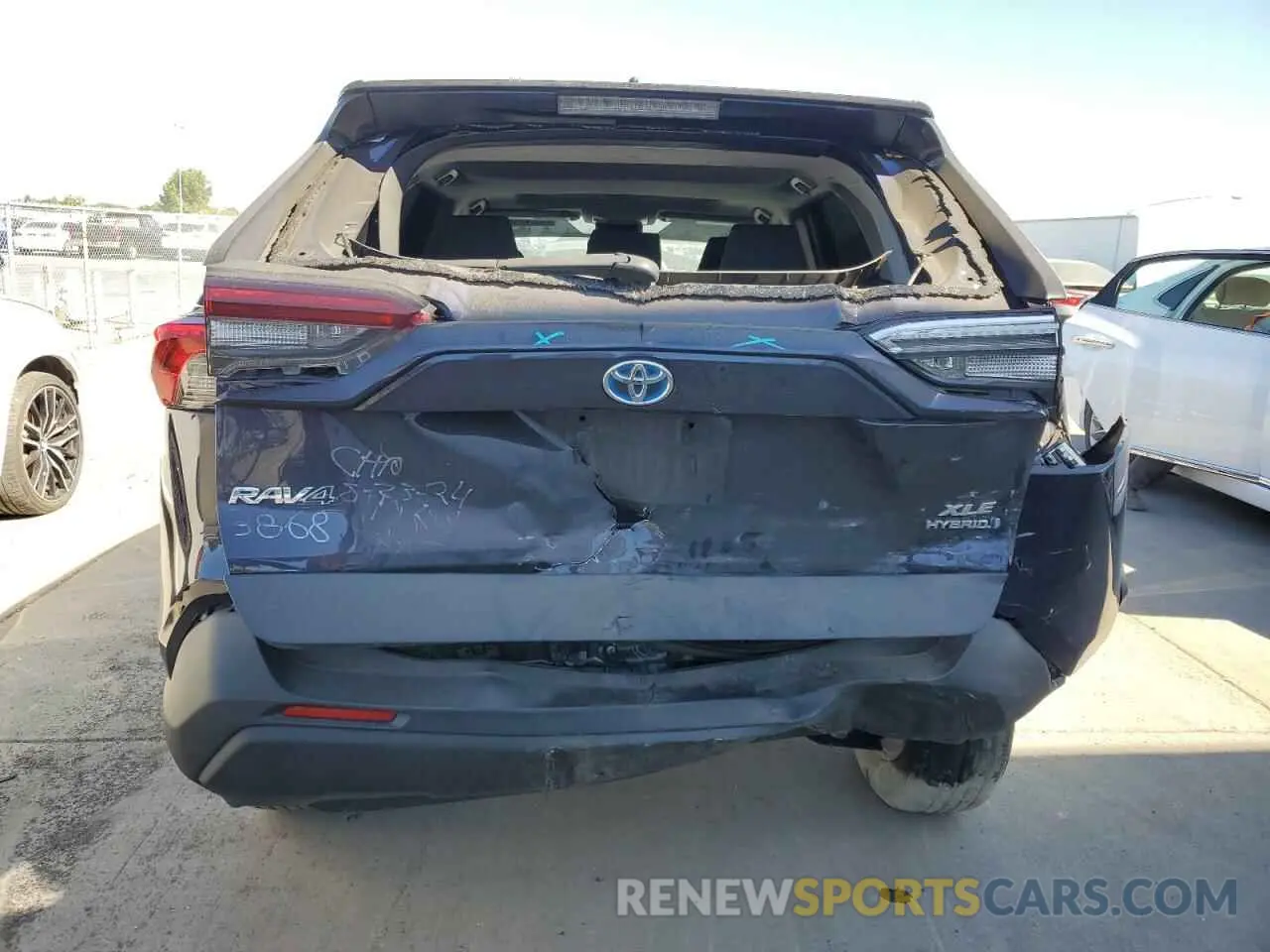 6 Photograph of a damaged car 4T3RWRFV0NU060120 TOYOTA RAV4 2022
