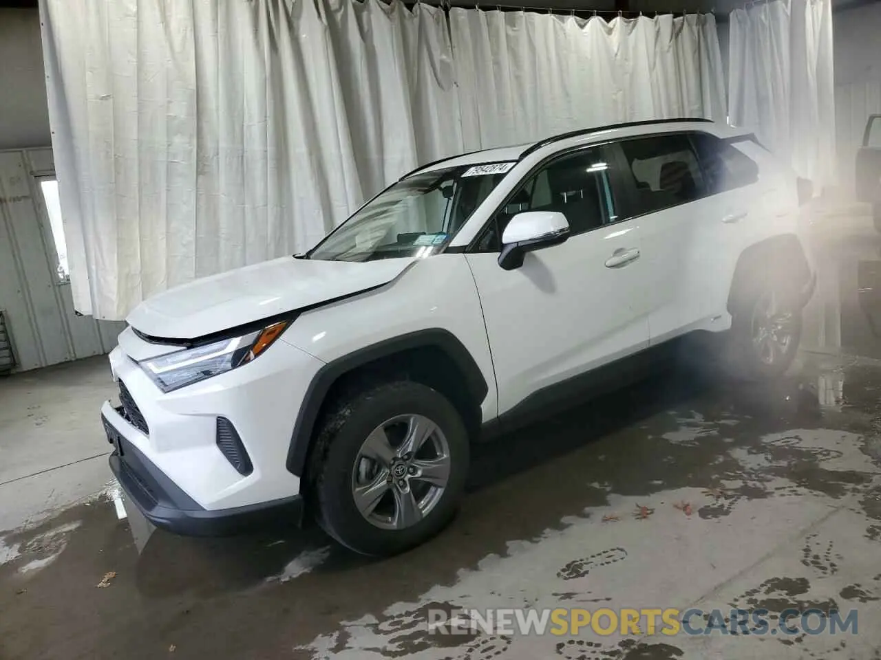 1 Photograph of a damaged car 4T3RWRFV2NU078988 TOYOTA RAV4 2022
