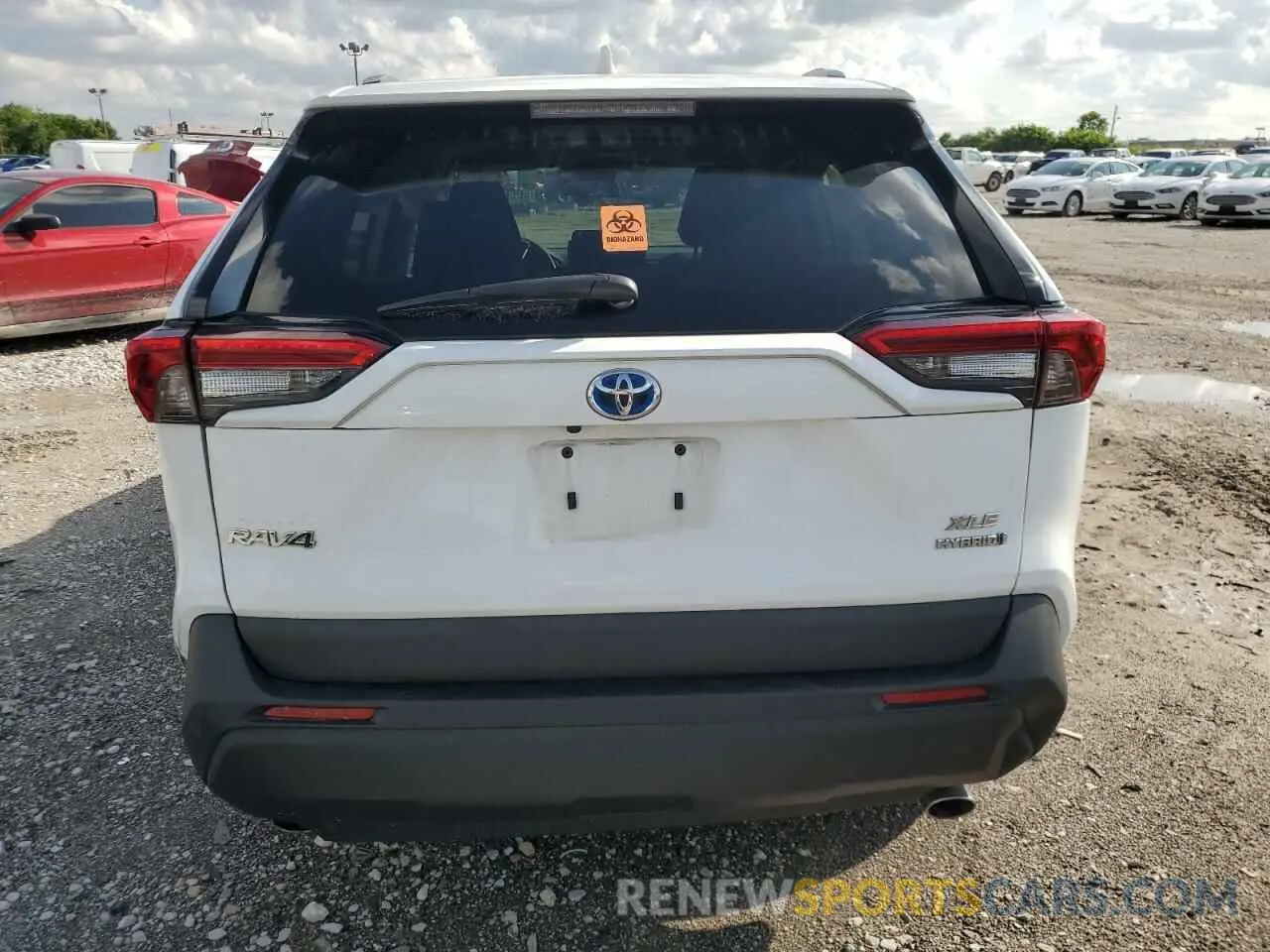 6 Photograph of a damaged car 4T3RWRFV4NU070164 TOYOTA RAV4 2022