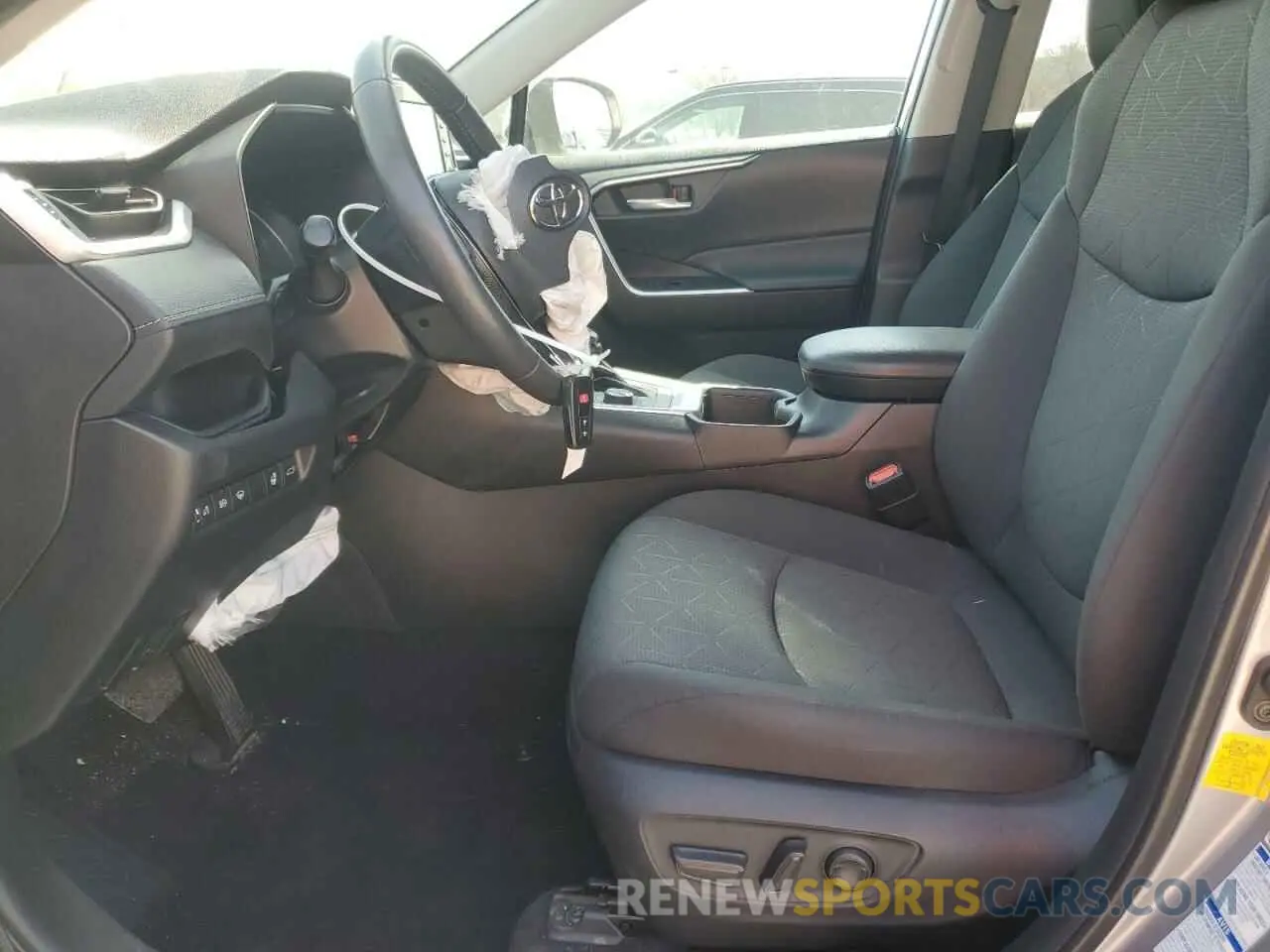 7 Photograph of a damaged car 4T3RWRFV5NU050215 TOYOTA RAV4 2022