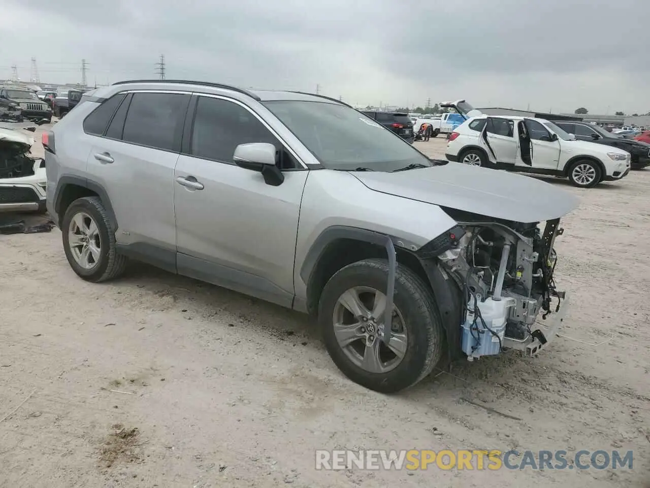 4 Photograph of a damaged car 4T3RWRFV6NU052605 TOYOTA RAV4 2022