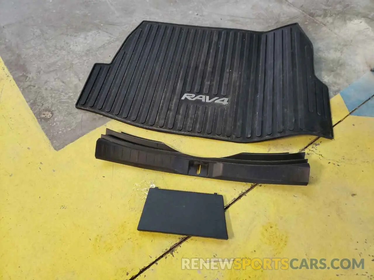 13 Photograph of a damaged car 4T3RWRFVXNU056169 TOYOTA RAV4 2022