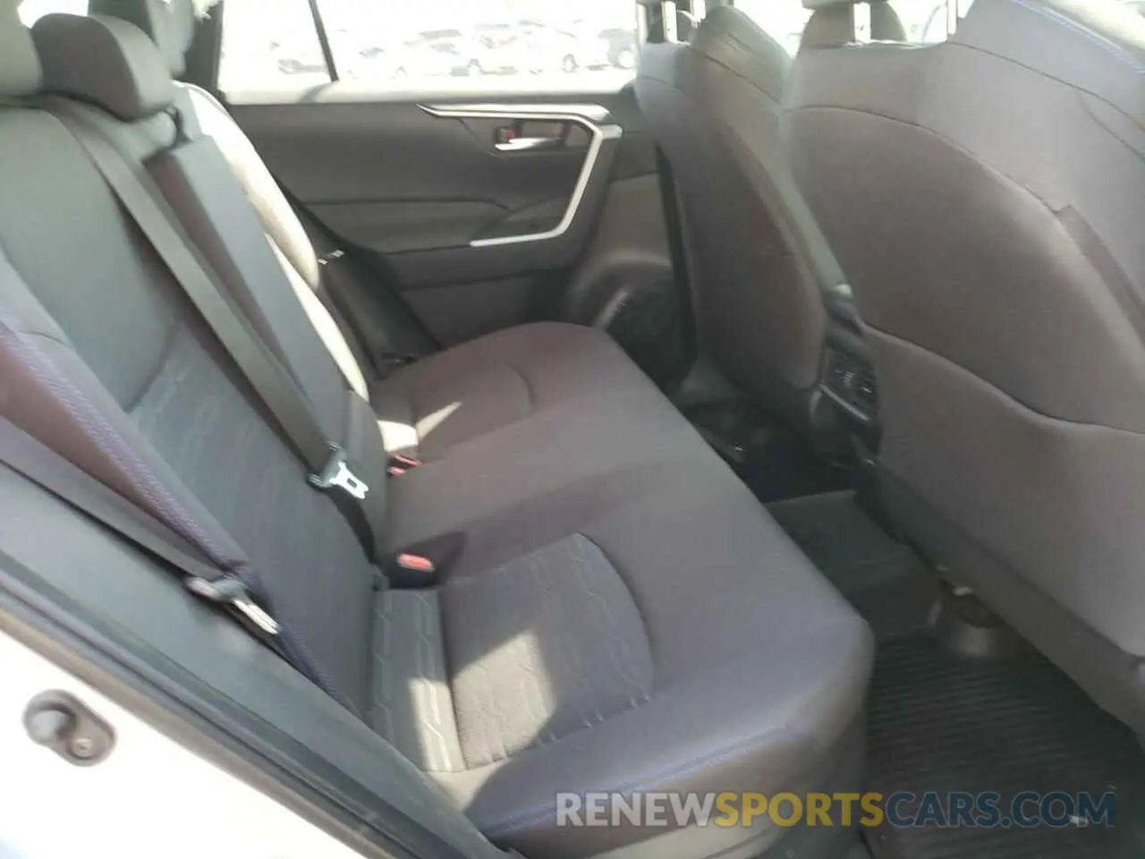6 Фотография поврежденного автомобиля JTM16RFV7ND051683 TOYOTA RAV4 2022