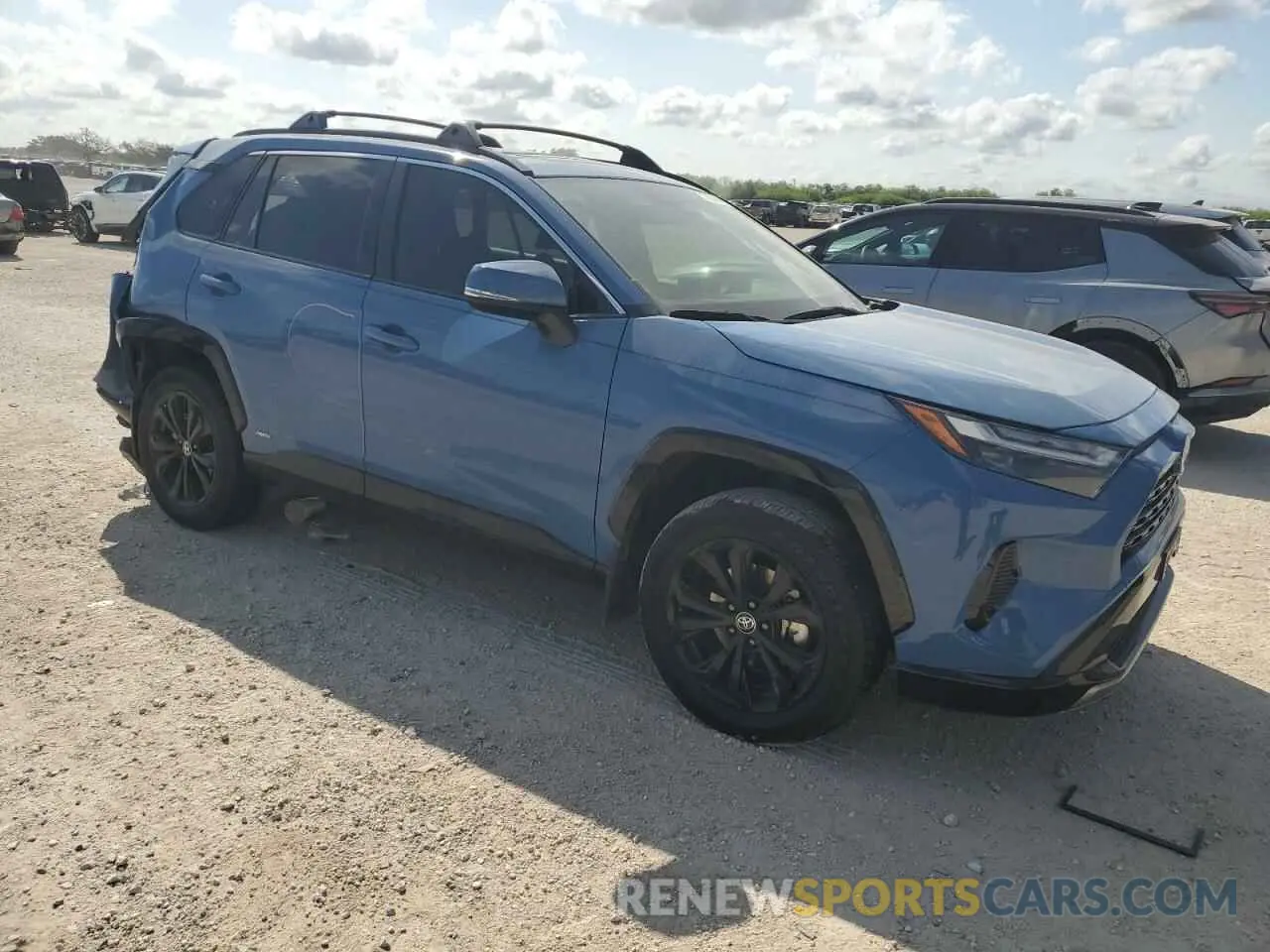 4 Photograph of a damaged car JTM16RFV9ND067562 TOYOTA RAV4 2022