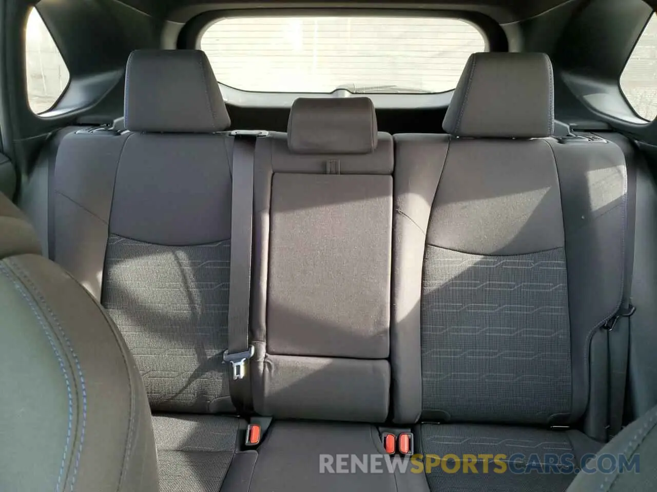 10 Photograph of a damaged car JTM16RFVXND047529 TOYOTA RAV4 2022