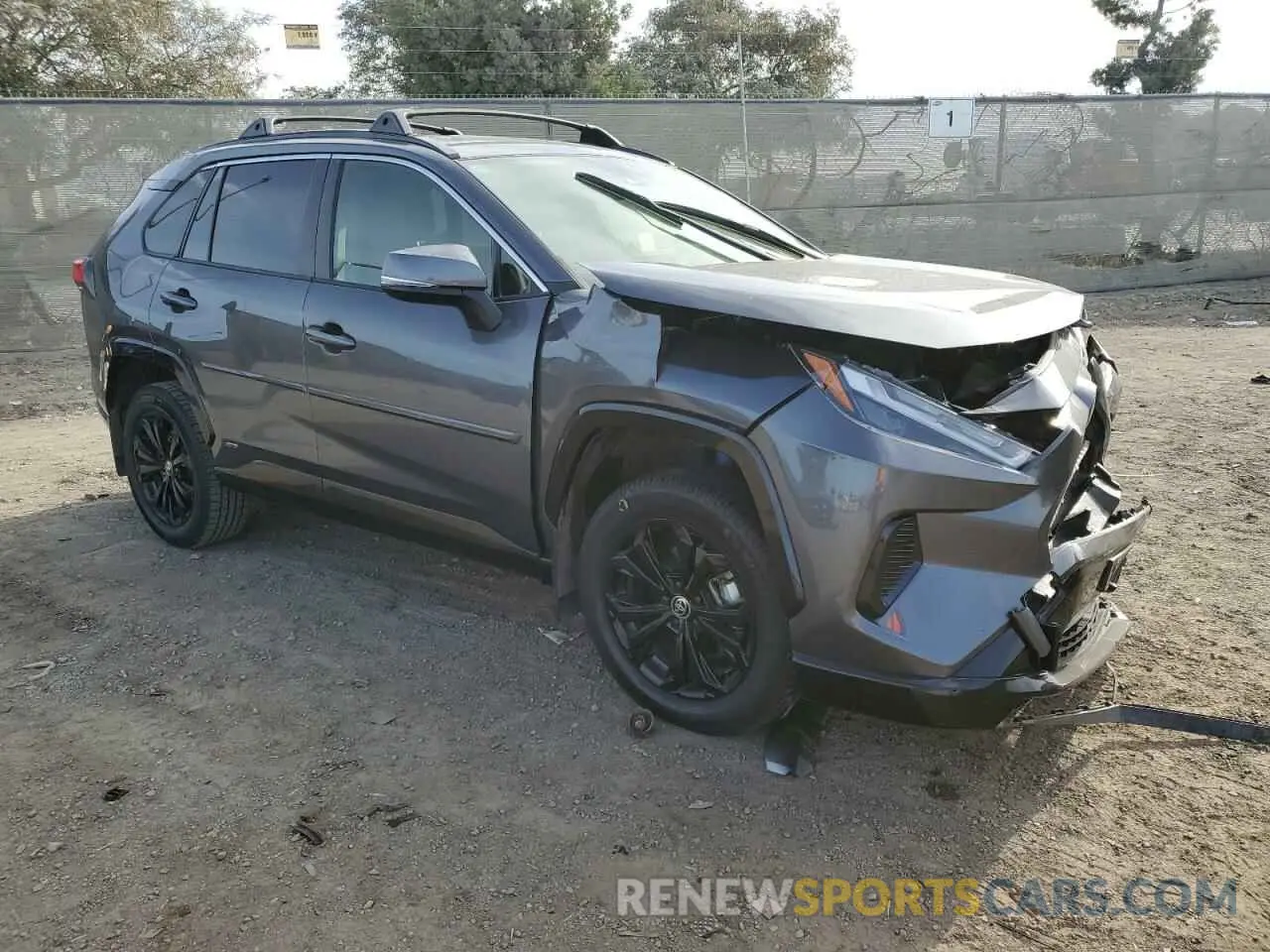 4 Photograph of a damaged car JTM16RFVXND047529 TOYOTA RAV4 2022