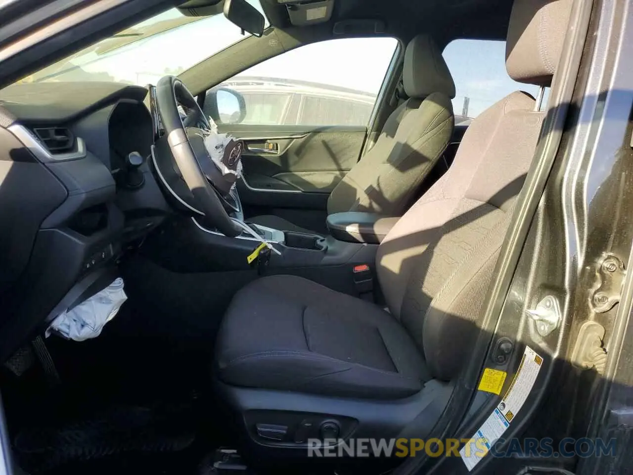7 Photograph of a damaged car JTM16RFVXND047529 TOYOTA RAV4 2022