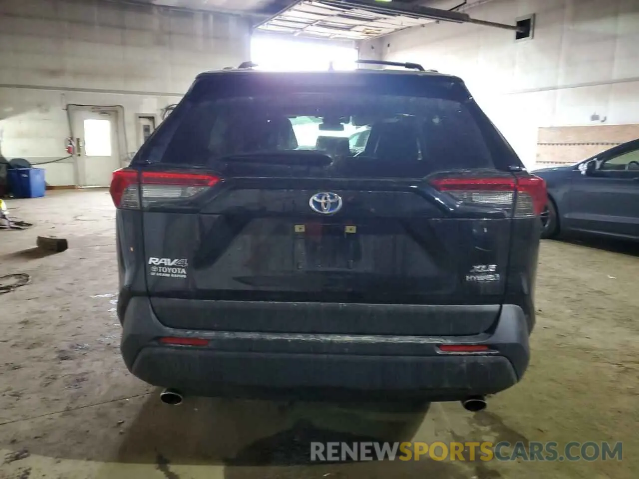 6 Фотография поврежденного автомобиля JTMB6RFV0ND066899 TOYOTA RAV4 2022
