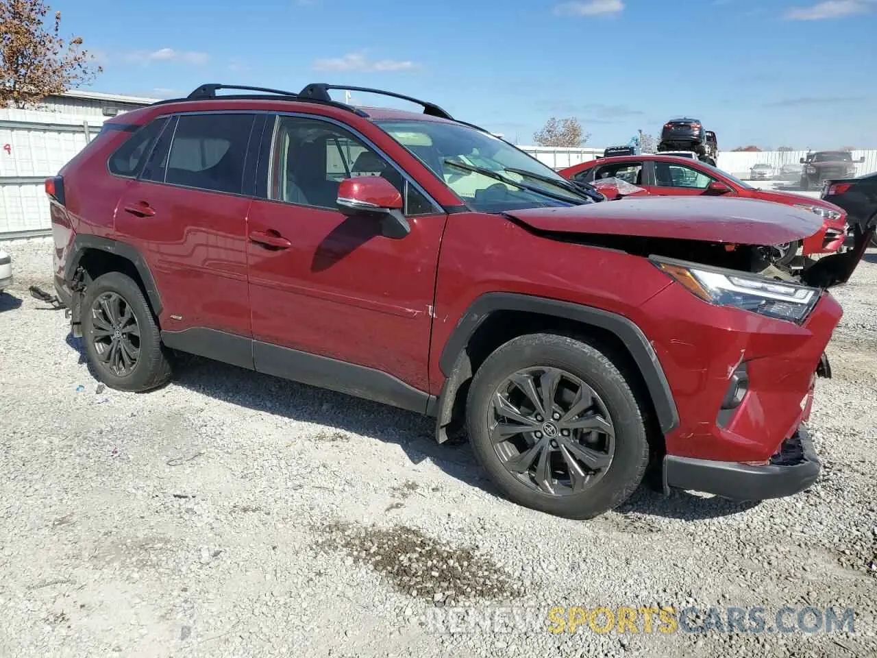4 Photograph of a damaged car JTMB6RFV0ND071925 TOYOTA RAV4 2022