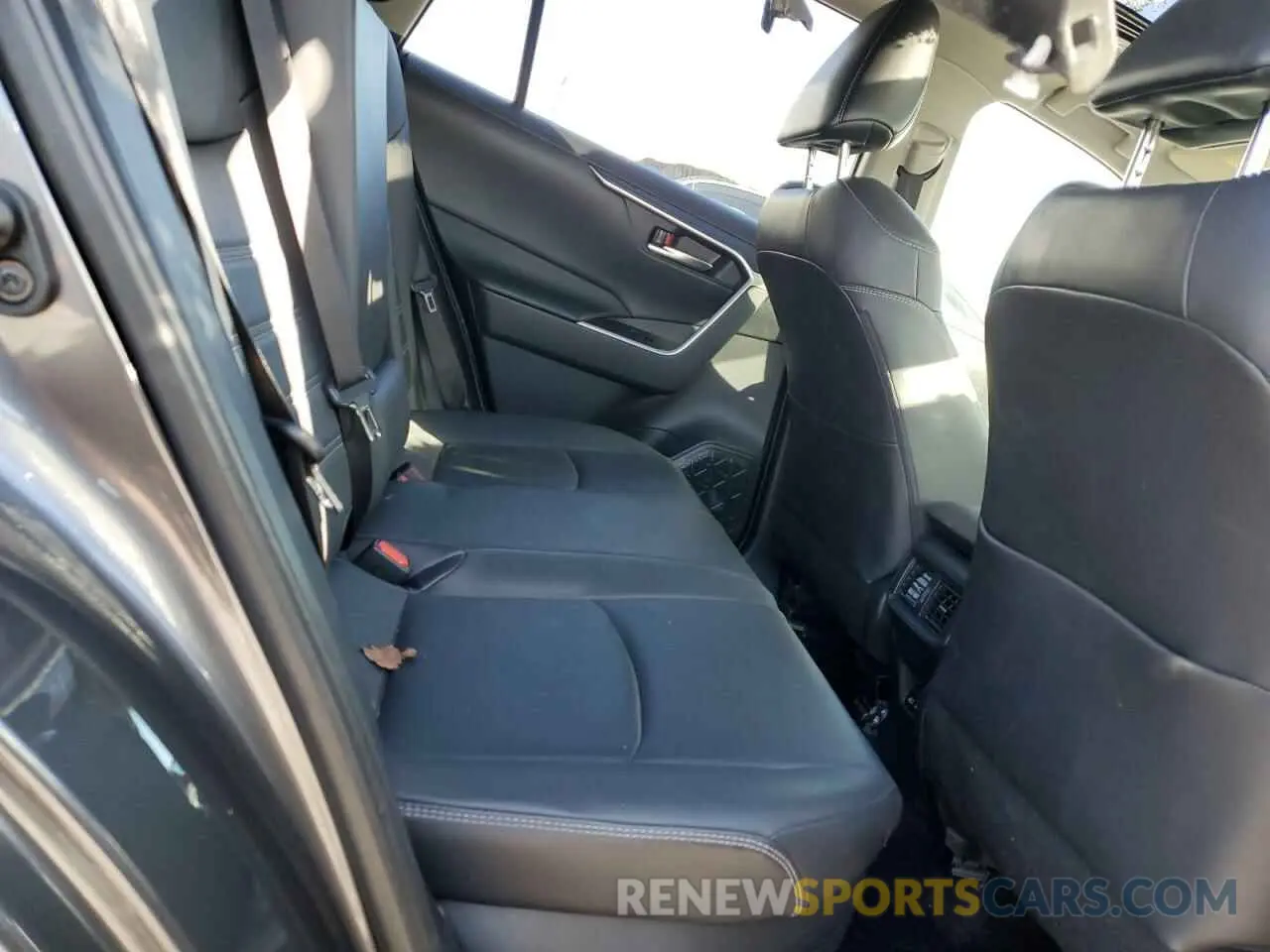 10 Фотография поврежденного автомобиля JTMB6RFV0ND529446 TOYOTA RAV4 2022