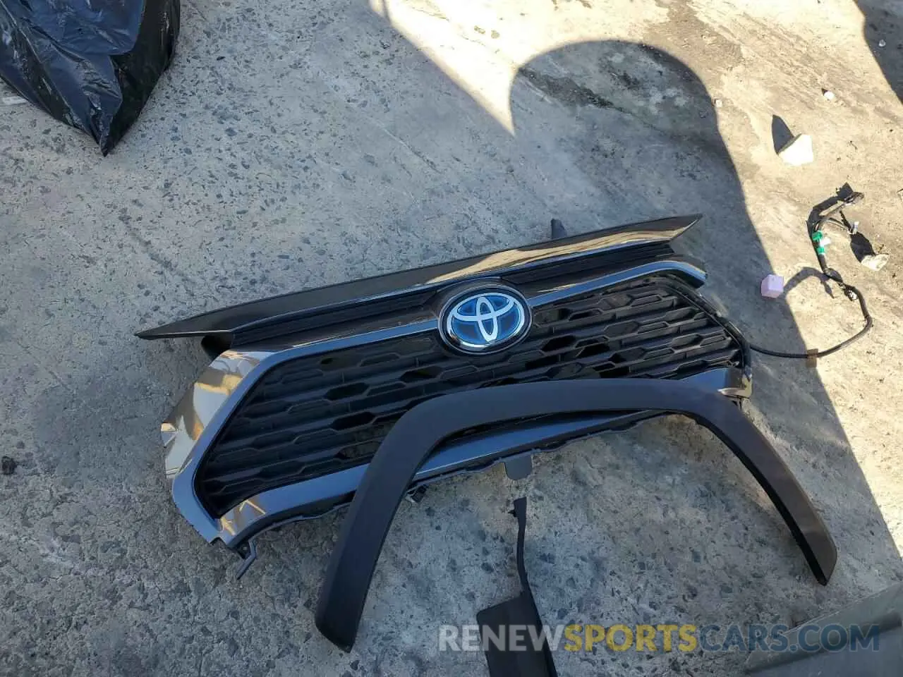 12 Фотография поврежденного автомобиля JTMB6RFV0ND529446 TOYOTA RAV4 2022