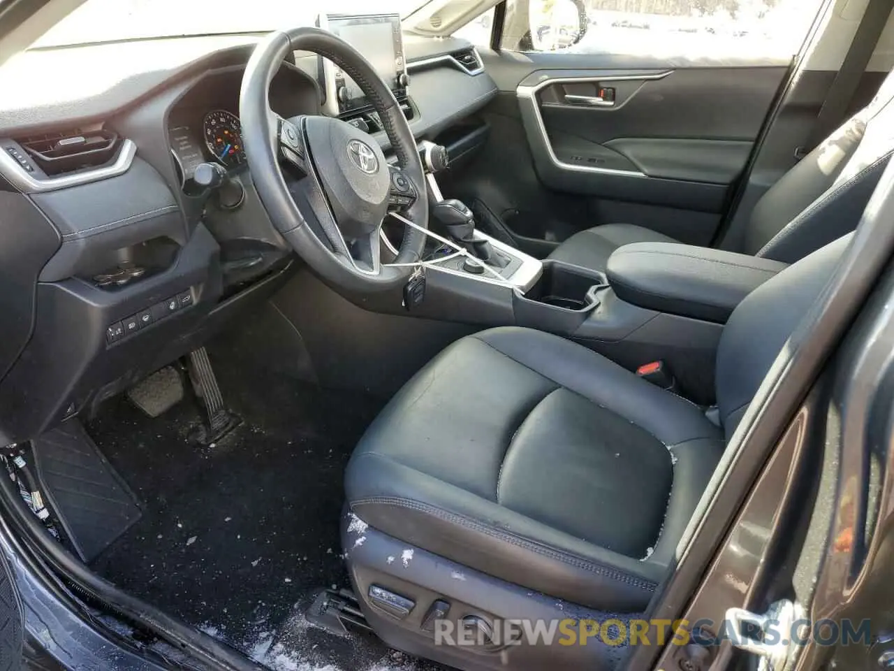 7 Фотография поврежденного автомобиля JTMB6RFV0ND529446 TOYOTA RAV4 2022