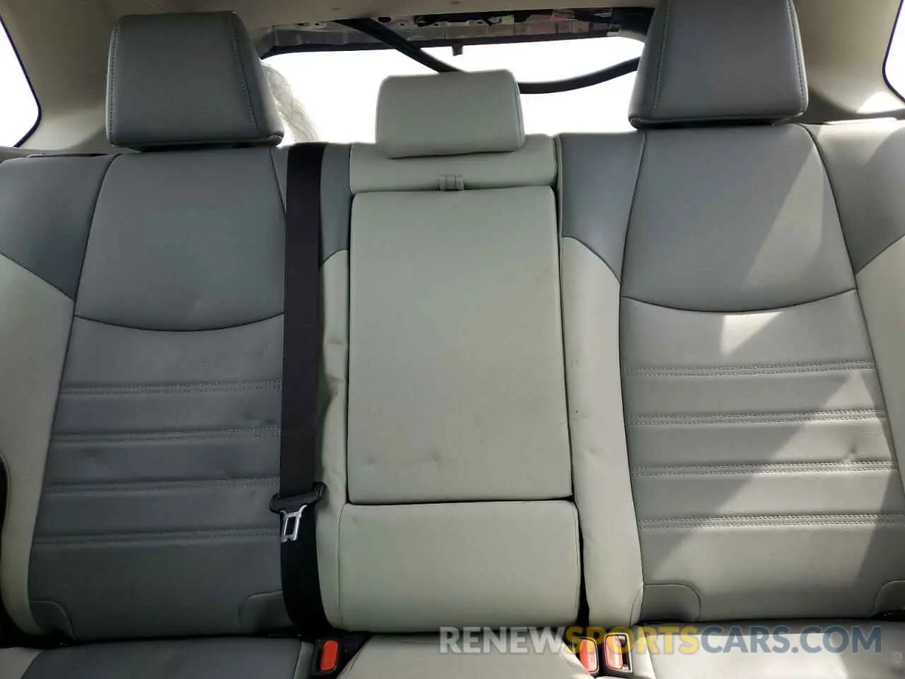 10 Фотография поврежденного автомобиля JTMB6RFV3ND057095 TOYOTA RAV4 2022