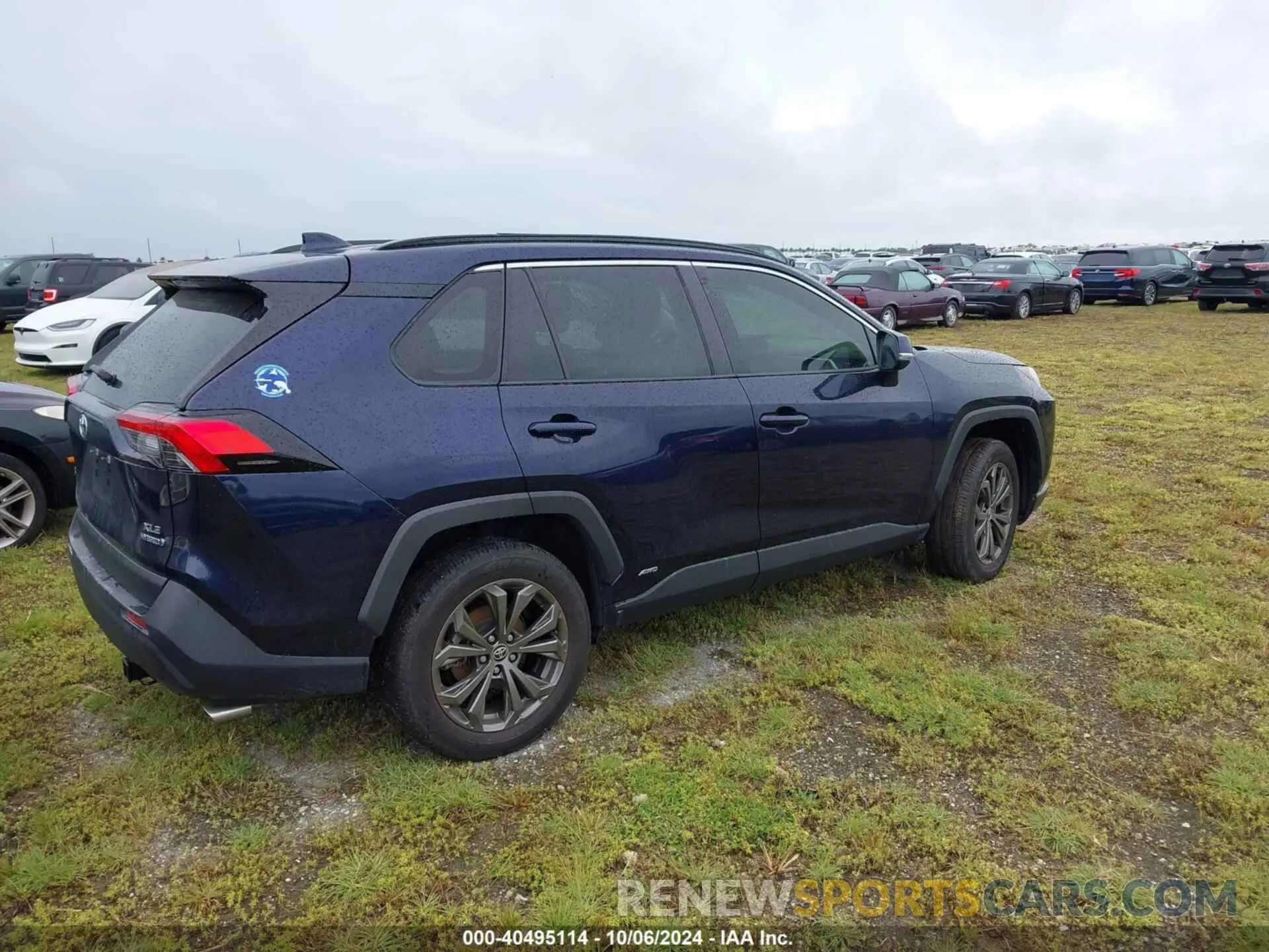 4 Photograph of a damaged car JTMB6RFV5ND521942 TOYOTA RAV4 2022