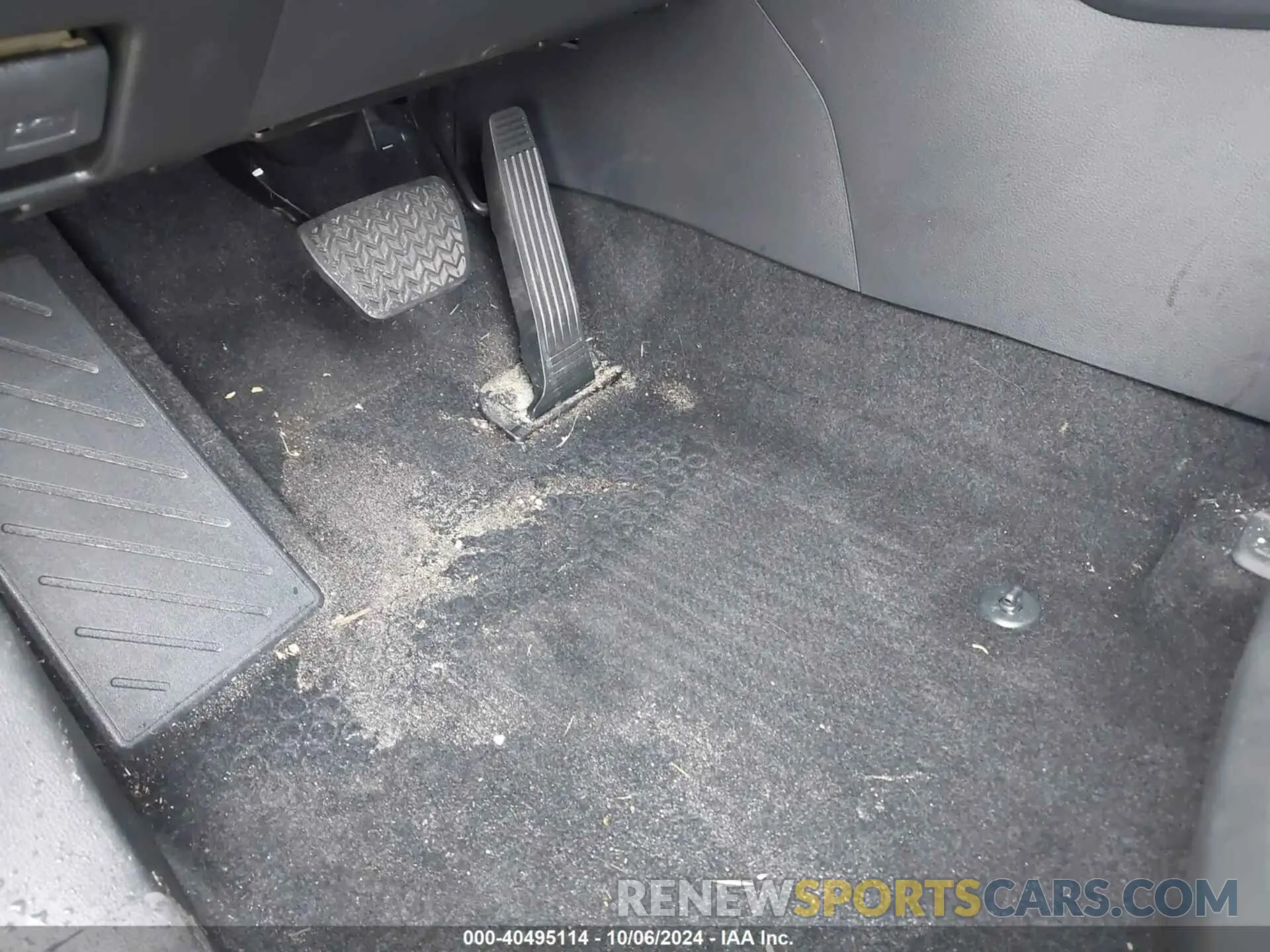 6 Photograph of a damaged car JTMB6RFV5ND521942 TOYOTA RAV4 2022