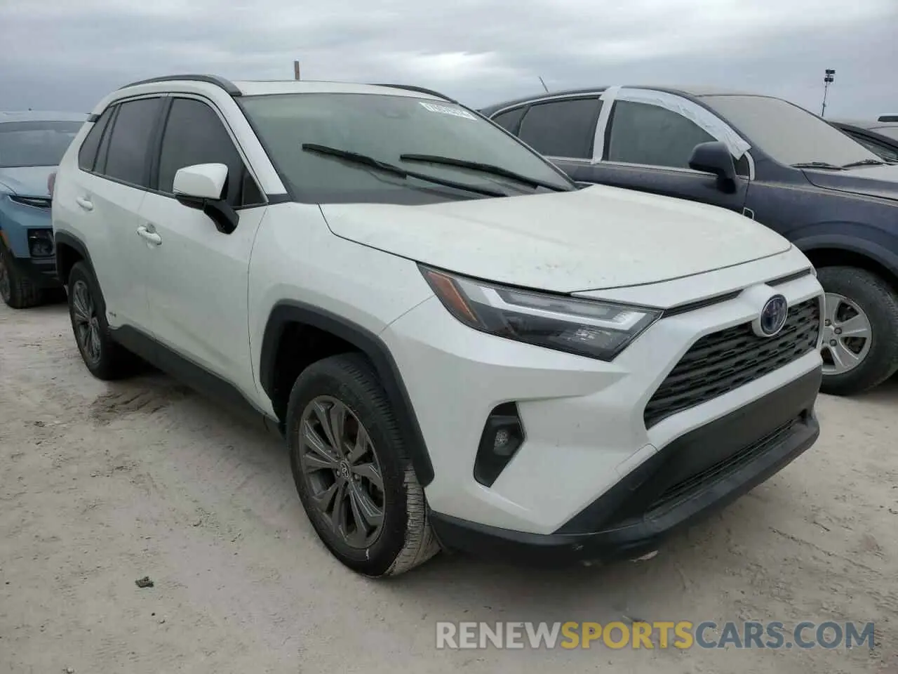 4 Photograph of a damaged car JTMB6RFV6ND078801 TOYOTA RAV4 2022