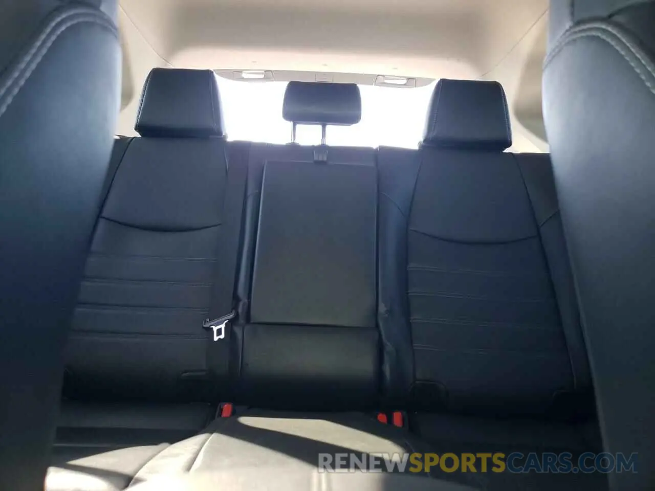 10 Фотография поврежденного автомобиля JTMB6RFV8ND073938 TOYOTA RAV4 2022