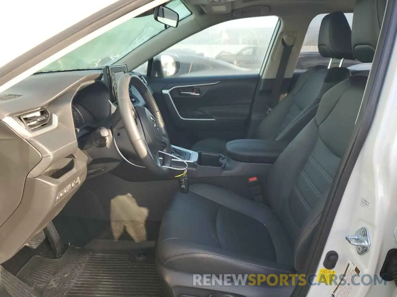 7 Фотография поврежденного автомобиля JTMB6RFVXND525016 TOYOTA RAV4 2022