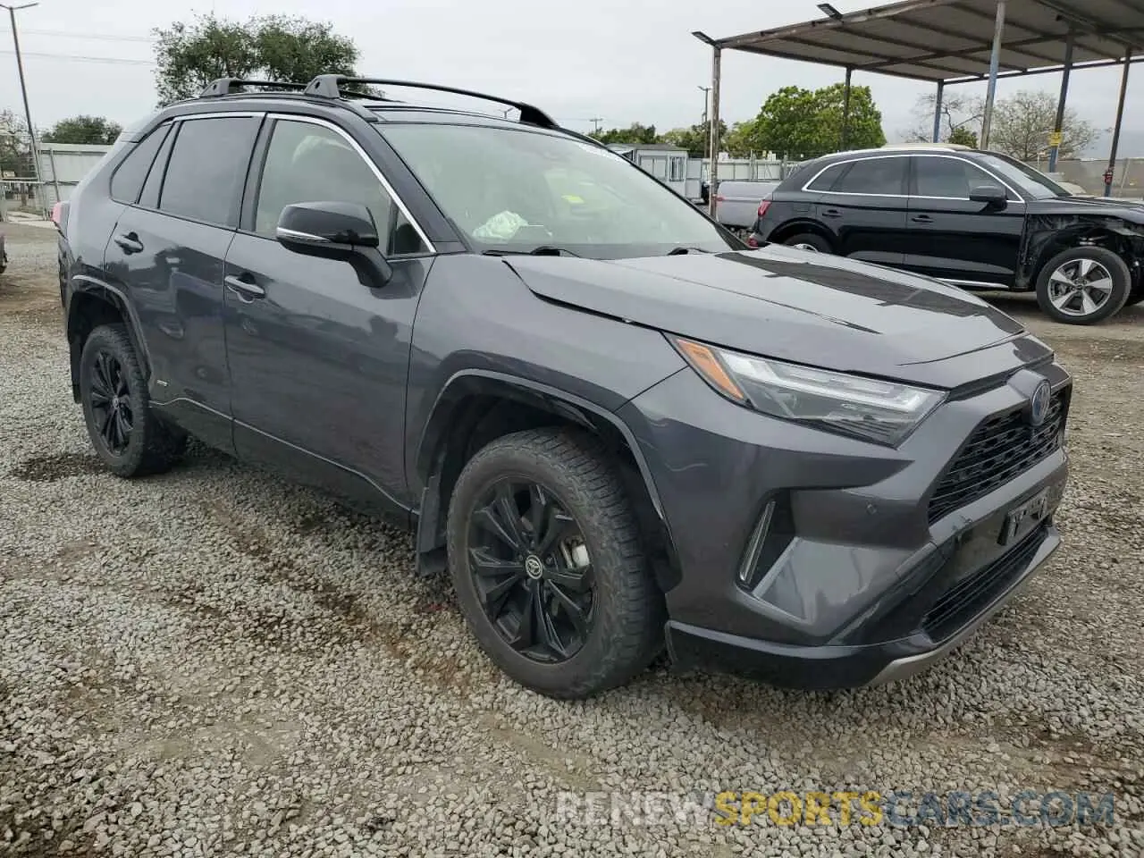4 Photograph of a damaged car JTME6RFV0NJ023050 TOYOTA RAV4 2022