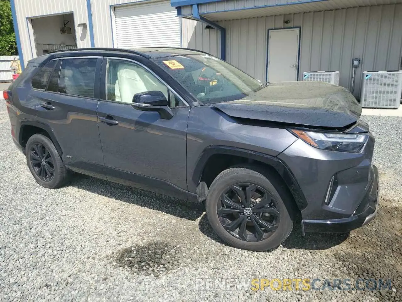 4 Photograph of a damaged car JTME6RFV3ND523685 TOYOTA RAV4 2022