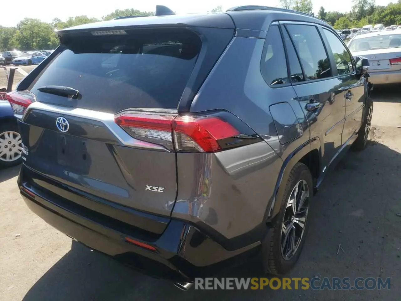 4 Photograph of a damaged car JTMEB3FV1ND082048 TOYOTA RAV4 2022