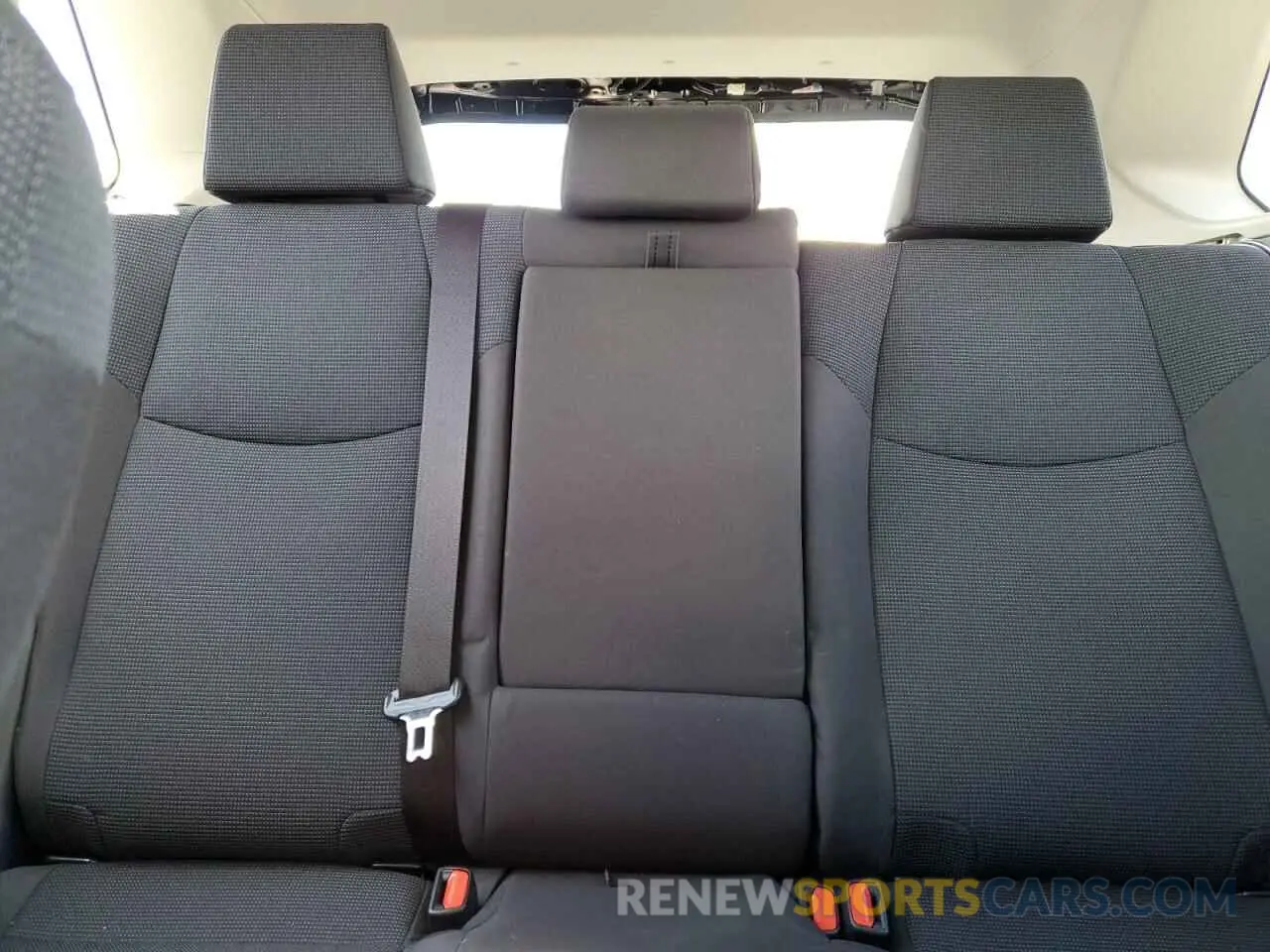 10 Photograph of a damaged car JTMF1RFV7ND089340 TOYOTA RAV4 2022