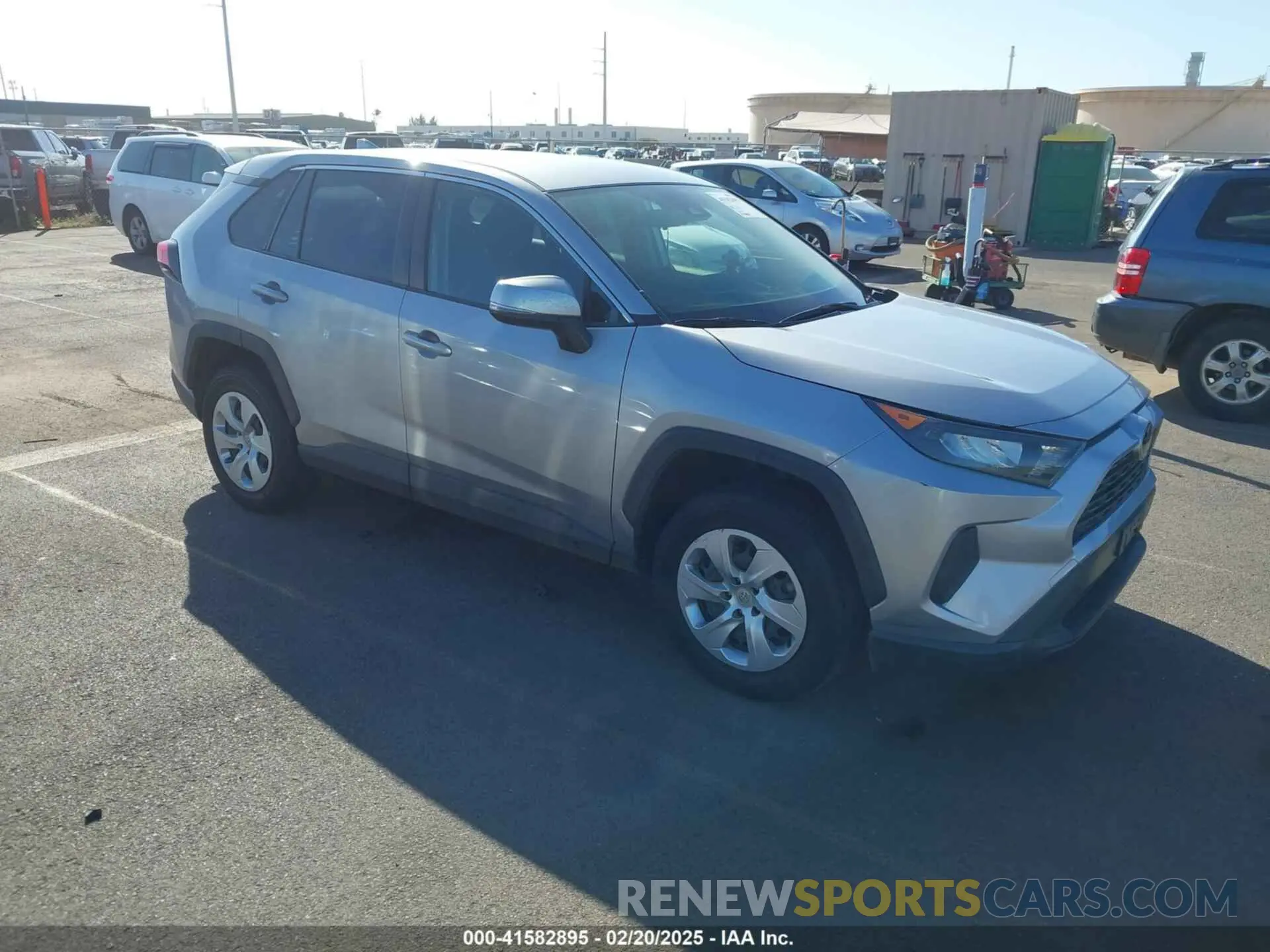 1 Фотография поврежденного автомобиля JTMG1RFV3ND085130 TOYOTA RAV4 2022