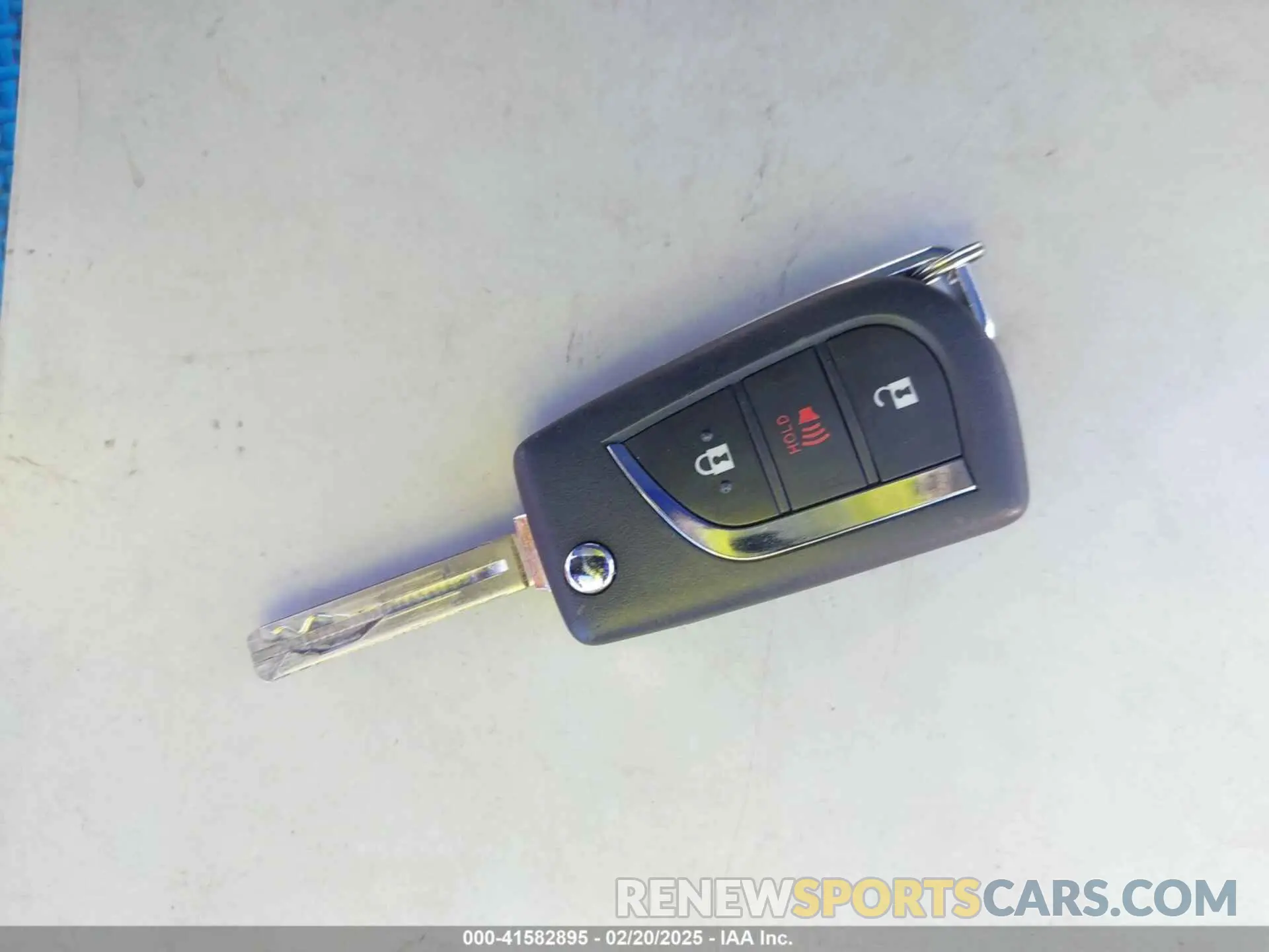 11 Фотография поврежденного автомобиля JTMG1RFV3ND085130 TOYOTA RAV4 2022