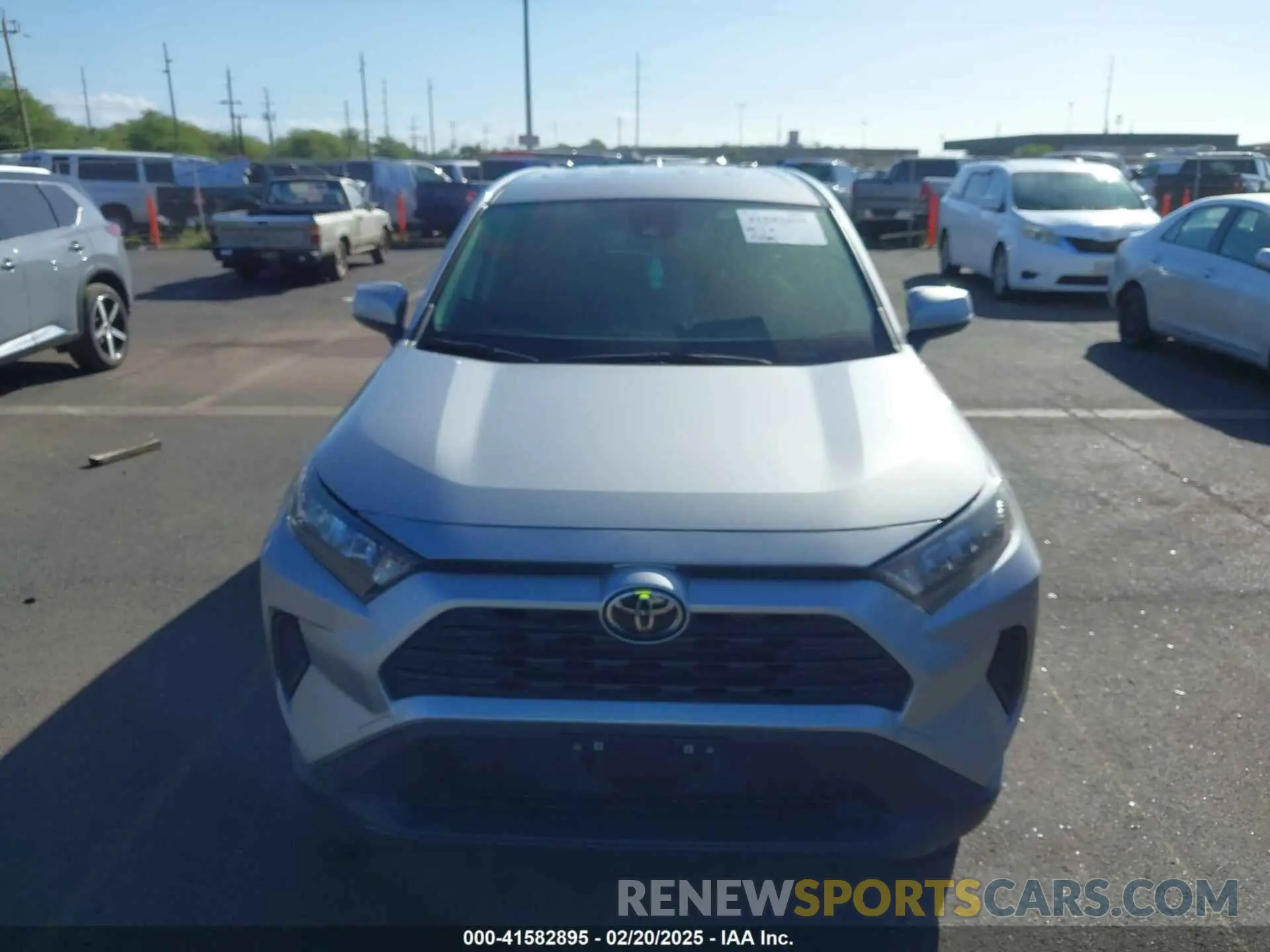 12 Фотография поврежденного автомобиля JTMG1RFV3ND085130 TOYOTA RAV4 2022