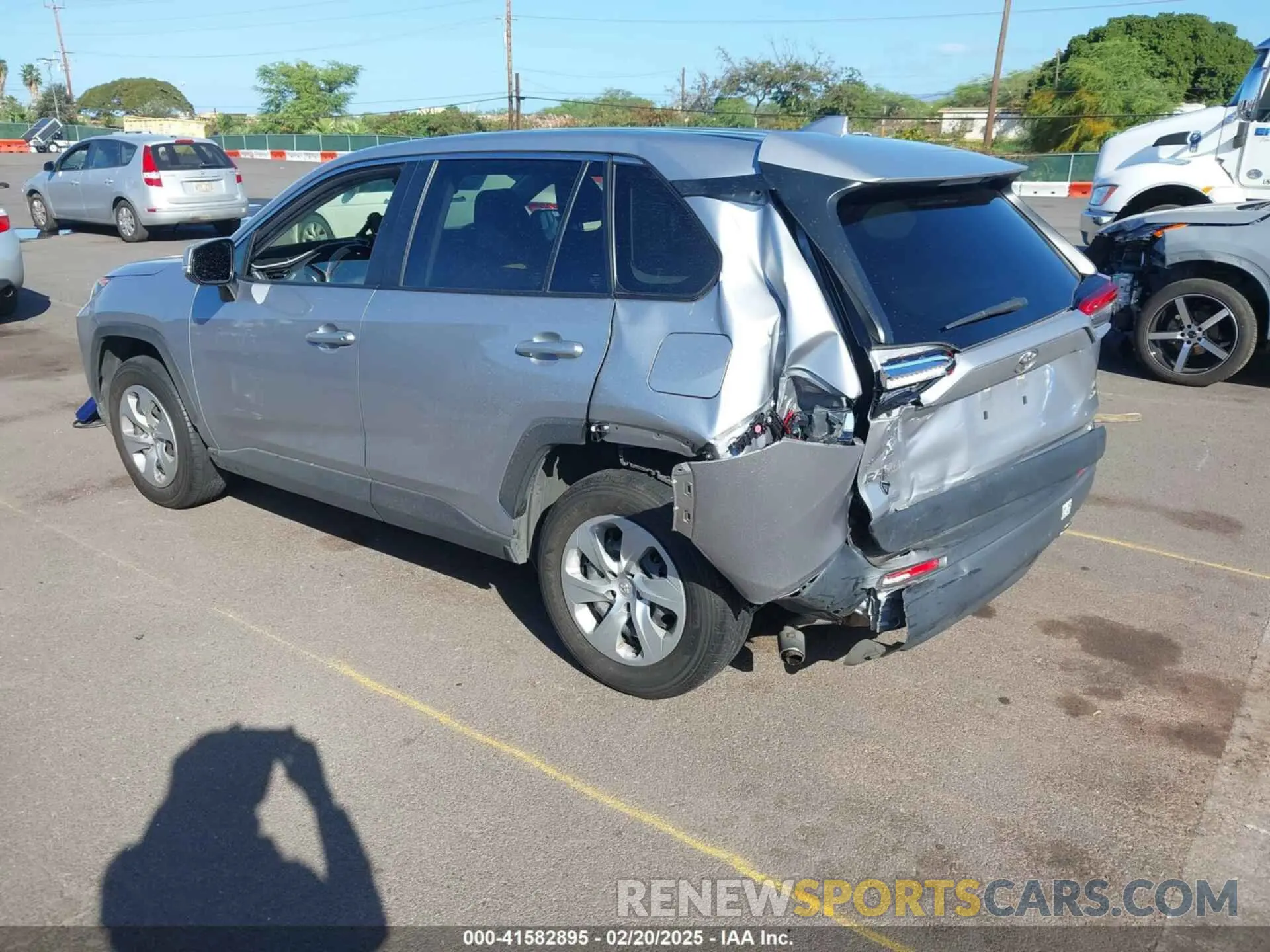3 Фотография поврежденного автомобиля JTMG1RFV3ND085130 TOYOTA RAV4 2022