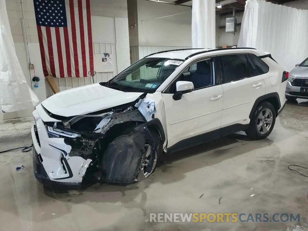 1 Photograph of a damaged car JTMRWRFV2ND155680 TOYOTA RAV4 2022