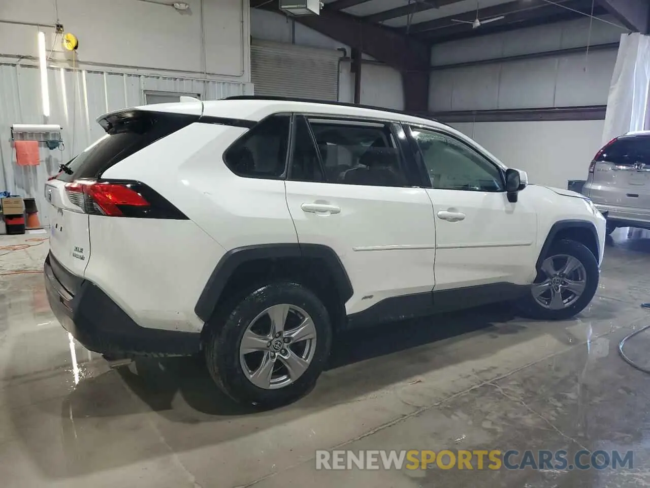 3 Photograph of a damaged car JTMRWRFV2ND155680 TOYOTA RAV4 2022