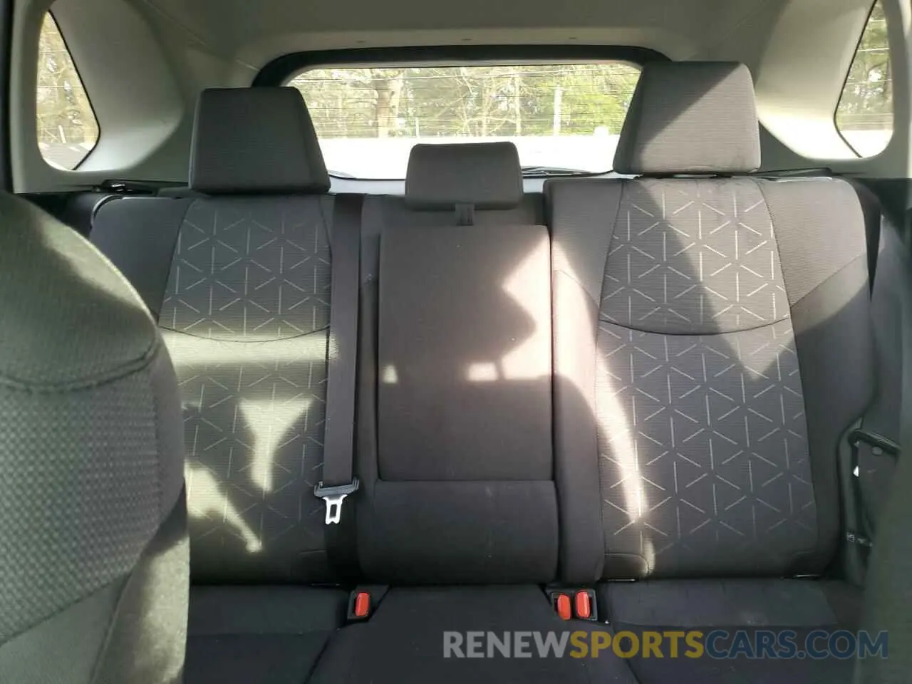 10 Photograph of a damaged car JTMRWRFV3ND154537 TOYOTA RAV4 2022