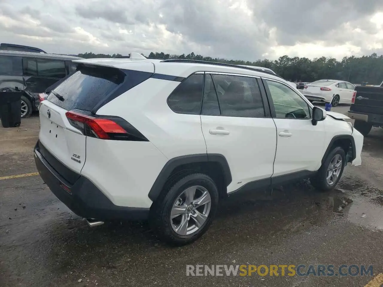 3 Photograph of a damaged car JTMRWRFV3ND154537 TOYOTA RAV4 2022
