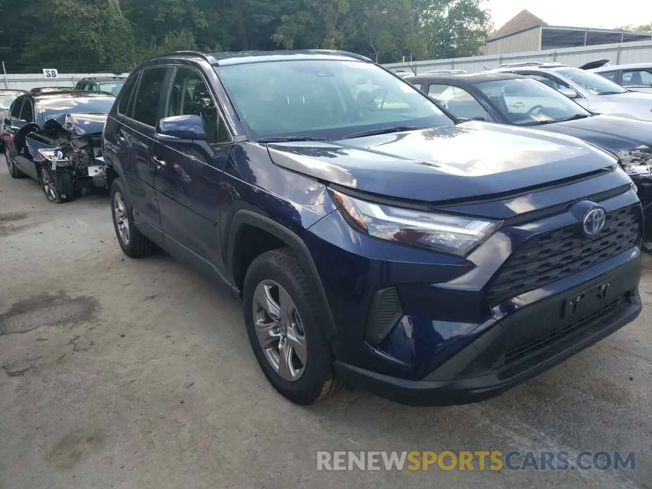 1 Photograph of a damaged car JTMRWRFV3NJ055346 TOYOTA RAV4 2022