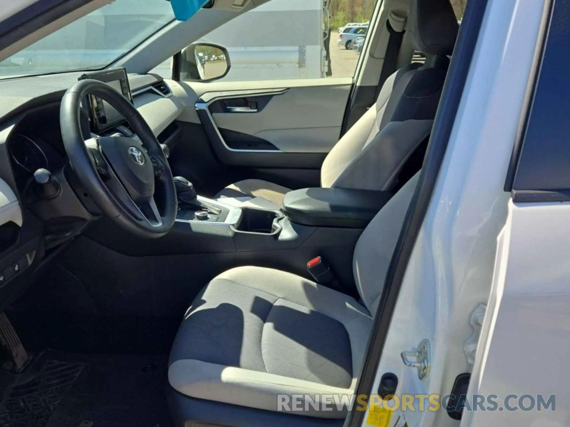 14 Photograph of a damaged car JTMRWRFV4ND164509 TOYOTA RAV4 2022