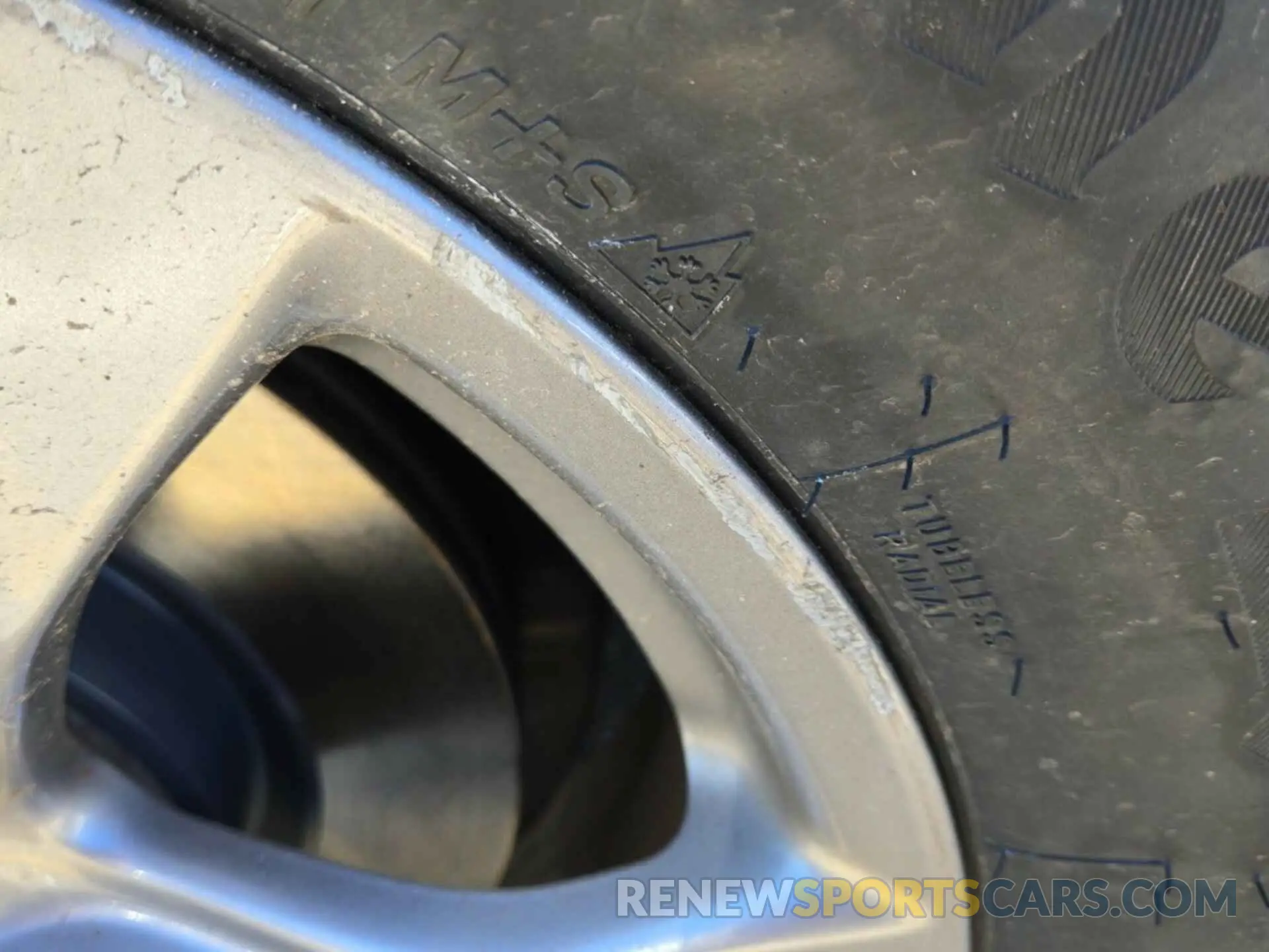 26 Photograph of a damaged car JTMRWRFV4ND164509 TOYOTA RAV4 2022